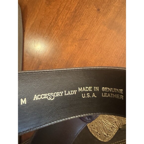 Accessory Lady Navy Blue Leather Belt Size M with Gold Tone Accent Buckle - Picture 12 of 16